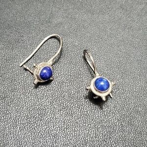**Final Sale** Vintage Sterling silver blue stone earrings